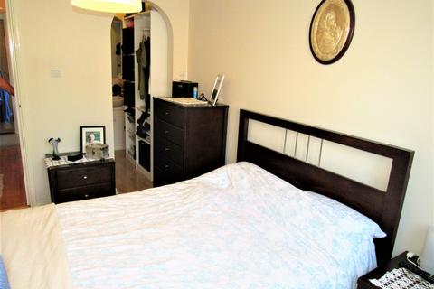 Flat 20, Curie Gardens Pasteur Close, London, NW9 5JF