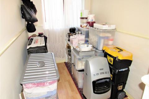 Flat 20, Curie Gardens Pasteur Close, London, NW9 5JF