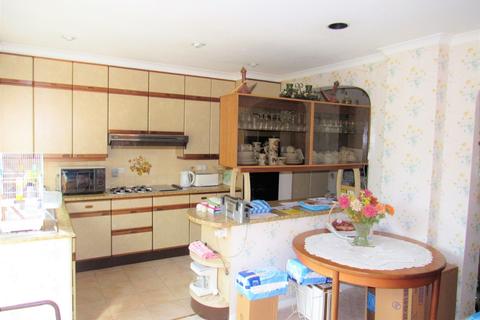 9 Hide Road, Harrow, HA1 4SG