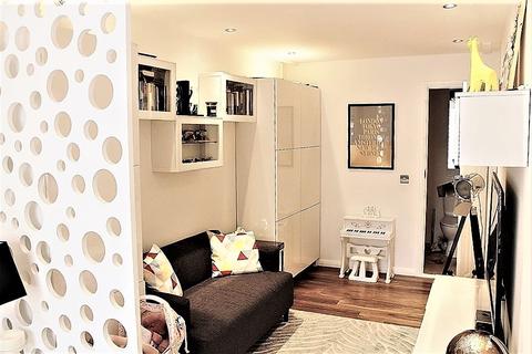 41 Ramulis Drive, Hayes, UB4 9PZ