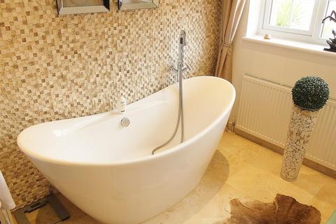 41 Ramulis Drive, Hayes, UB4 9PZ