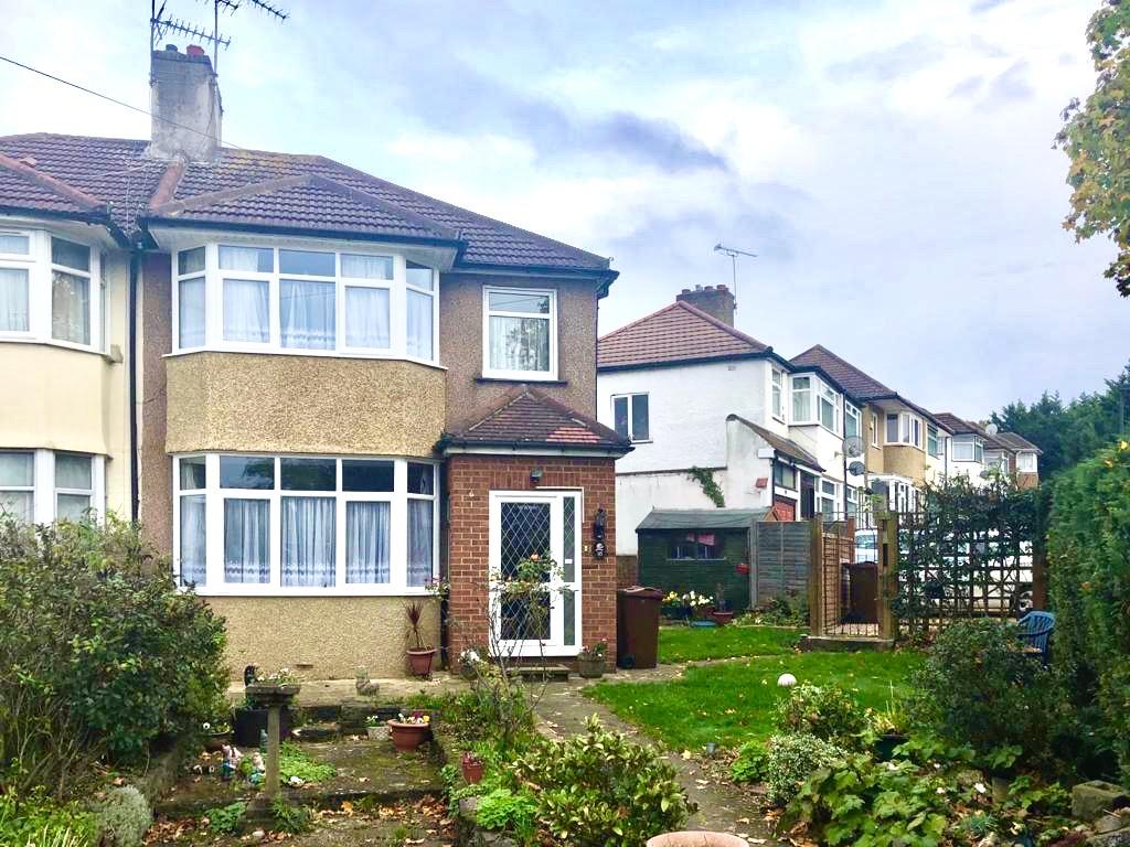 Mollison Way, Edgware, HA8 3 bed semidetached house £499,950