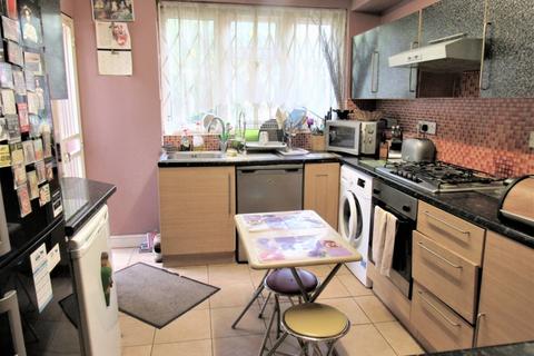 5 Vine Court, Harrow, HA3 0TR