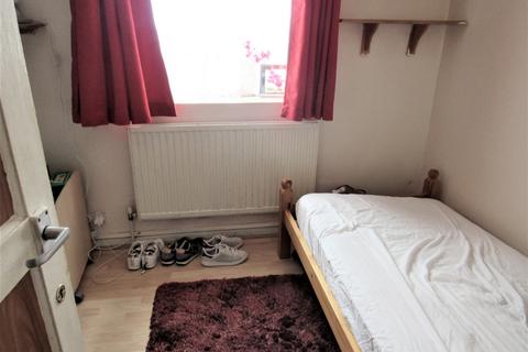 5 Vine Court, Harrow, HA3 0TR
