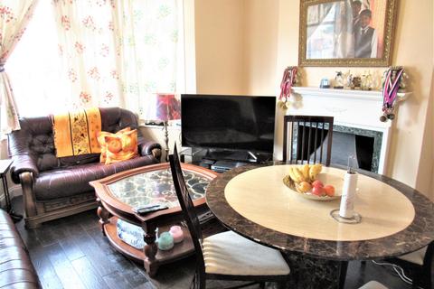 14 Fairfields Close, London, NW9 0PH