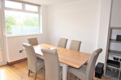49 The Ridgeway, London, NW9 0UB