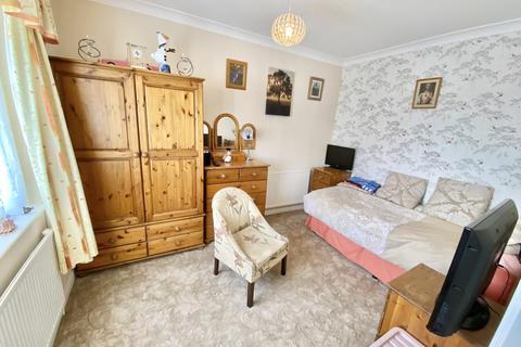 1 Summit Close, London, NW9 0UL