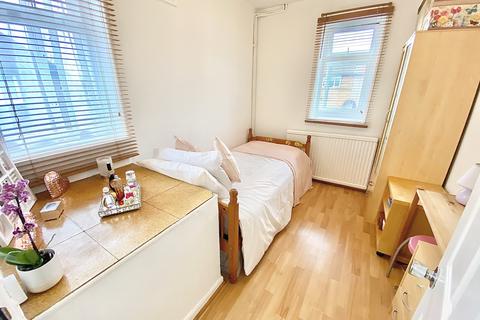 162 Abbots Road, Edgware, HA8 0SA