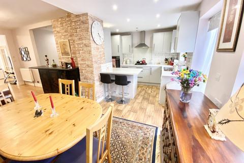 7 Fairfields Close, London, NW9 0PH