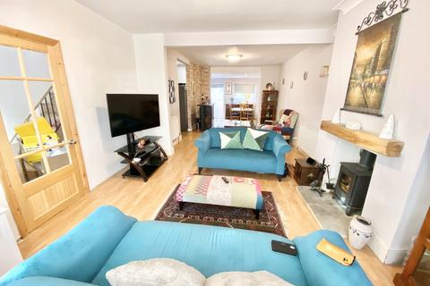 7 Fairfields Close, London, NW9 0PH
