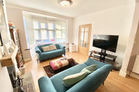 7 Fairfields Close, London, NW9 0PH