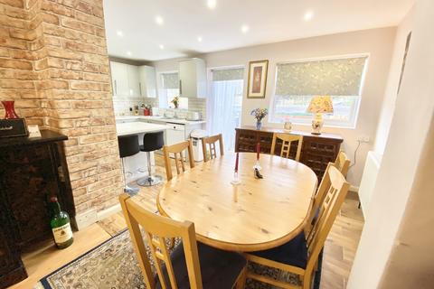 7 Fairfields Close, London, NW9 0PH