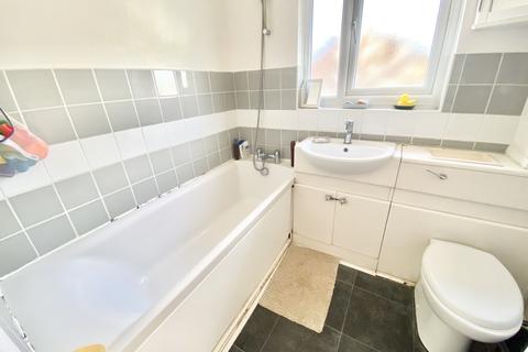 15 Pavilion Way, Edgware, HA8 9YA