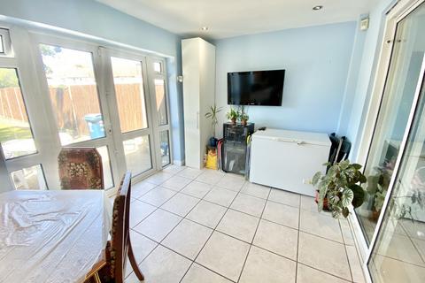 1 Radley Gardens, Harrow, HA3 9NZ