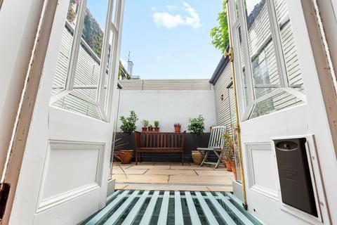 6 Canynge Square, Bristol, BS8 3LA