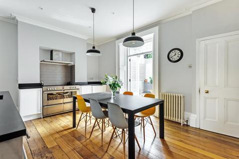 6 Canynge Square, Bristol, BS8 3LA