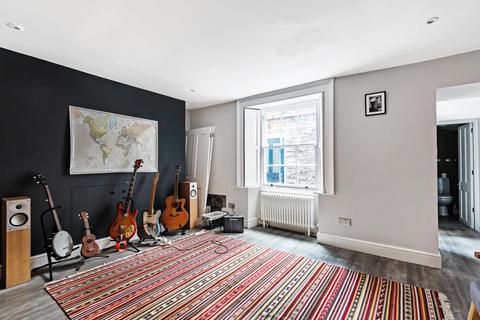 6 Canynge Square, Bristol, BS8 3LA
