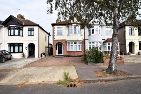 3 bedroom semi-detached house to rent - Stanley Road, Hornchurch, RM12