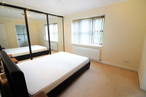 2 bedroom apartment to rent, Drayton Manor, Didsbury