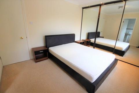 2 bedroom apartment to rent, Drayton Manor, Didsbury