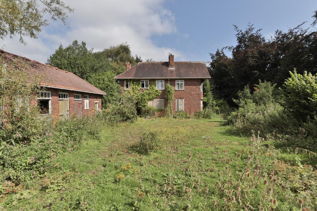 AvonDhu, Millfield Lane, York, North... 4 bed detached house £560,000