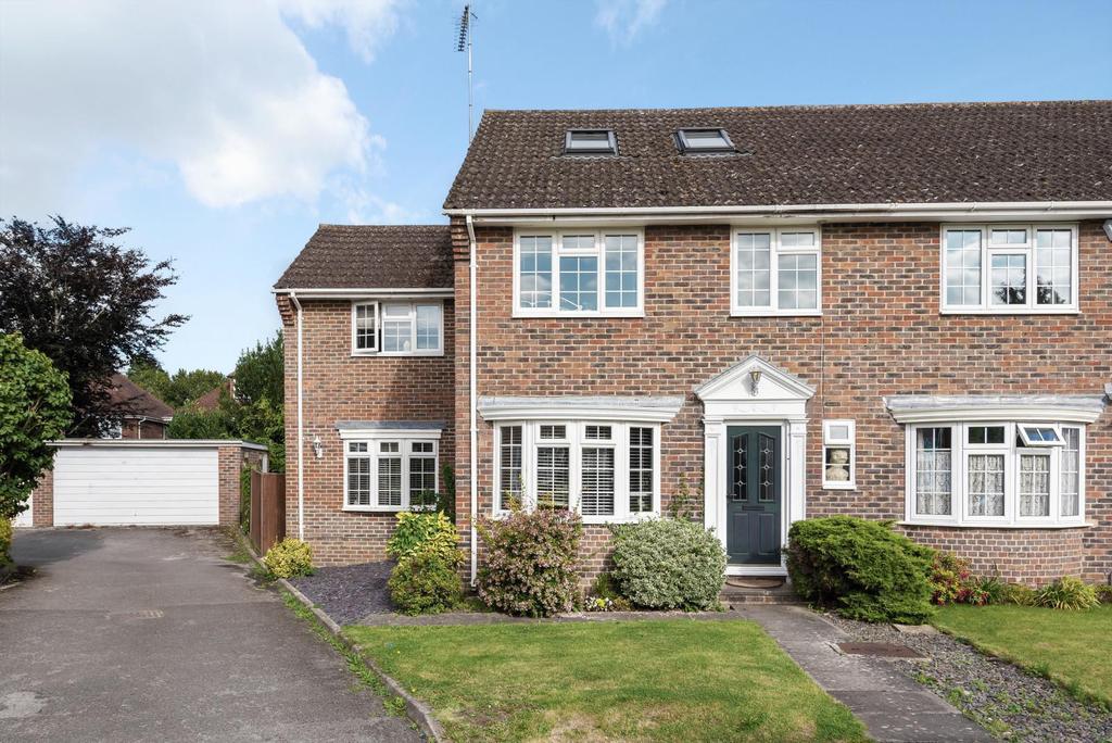 Winterdown Gardens, Esher, KT10 4 bed end of terrace house £975,000