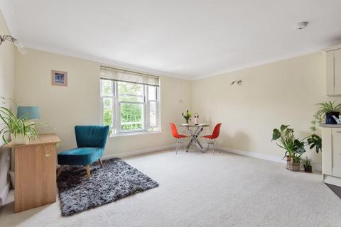 9 Mill Walk, Witney, OX28 6FY