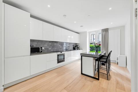 4 bedroom townhouse for sale, Schooner Road, Royal Wharf, London, E16