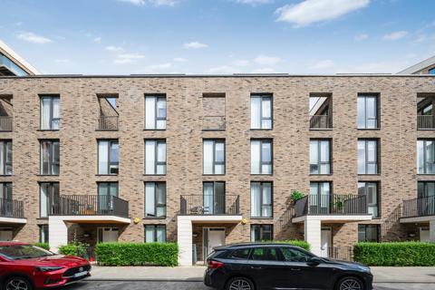 4 bedroom townhouse for sale, Schooner Road, Royal Wharf, London, E16