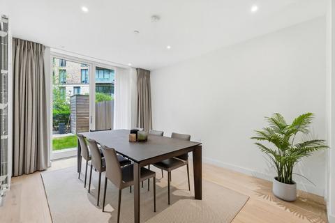 4 bedroom townhouse for sale, Schooner Road, Royal Wharf, London, E16