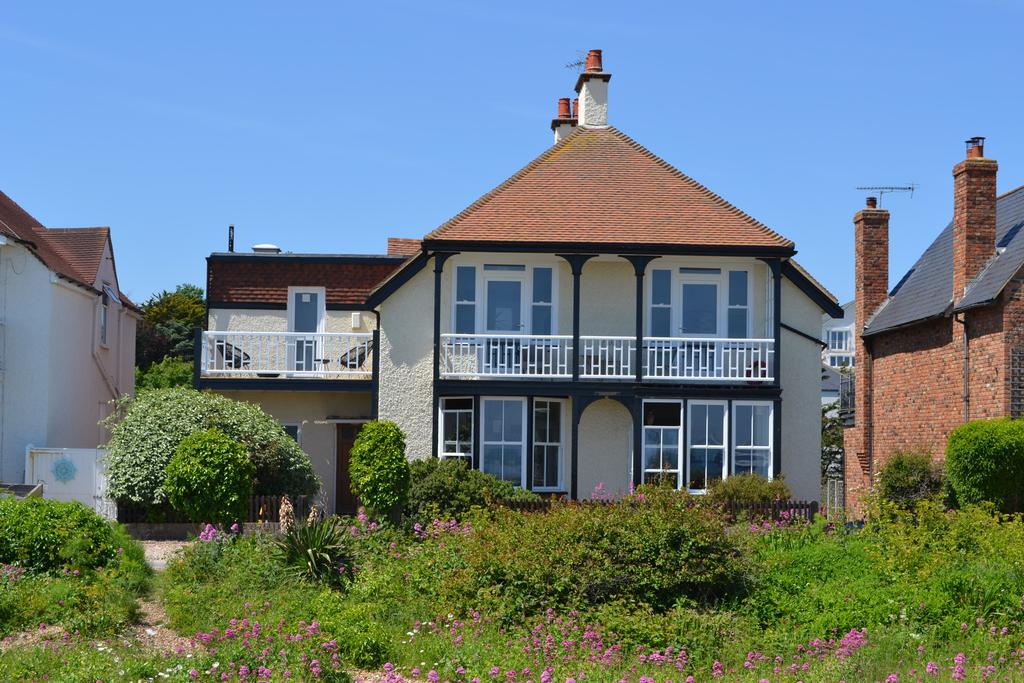 Wellington Parade, Walmer, Deal CT14 5 bed detached house £1,525,000