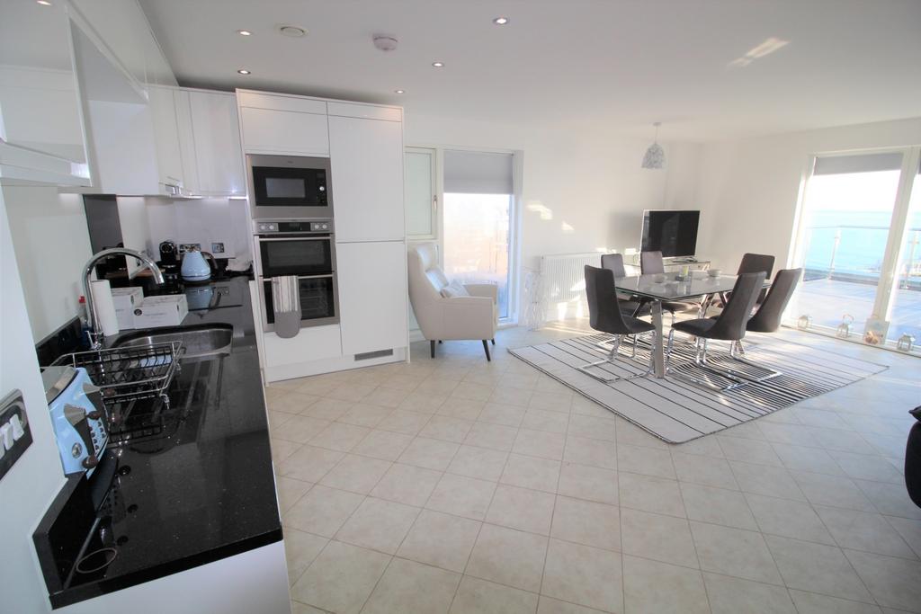 Beacon Road, Bournemouth, Dorset, BH2 3 bed penthouse to rent £3,150
