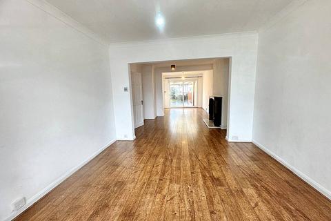 3 bedroom terraced house to rent, Park View Road, Uxbridge UB8