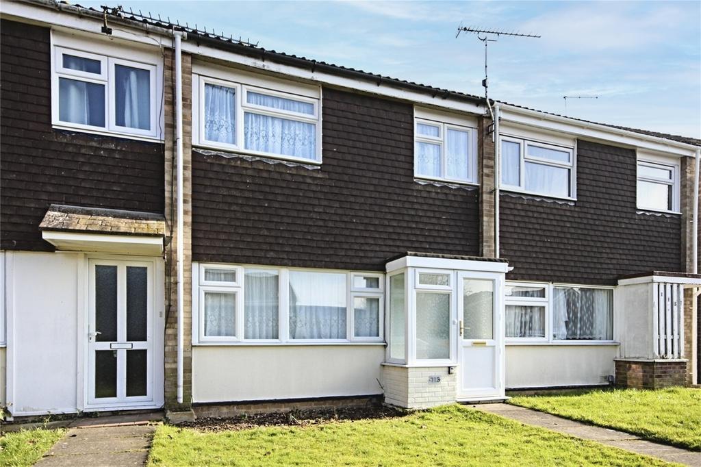 Northolt Avenue, Stortford... 3 bed terraced house £1,350