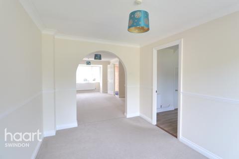9 Cheviot Close, Shaw, Swindon, SN5 5QD
