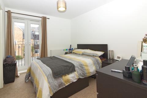 2 bedroom apartment to rent, OXLEY PARK -  Modern 2 bedroom 1st floor apartment