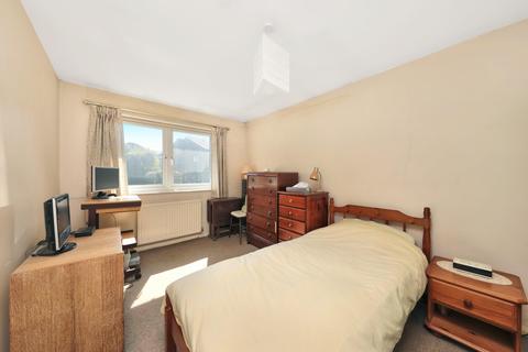 6 Lamplighter Close, London, E1 4UZ