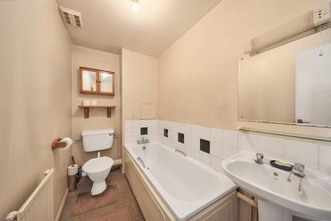 6 Lamplighter Close, London, E1 4UZ