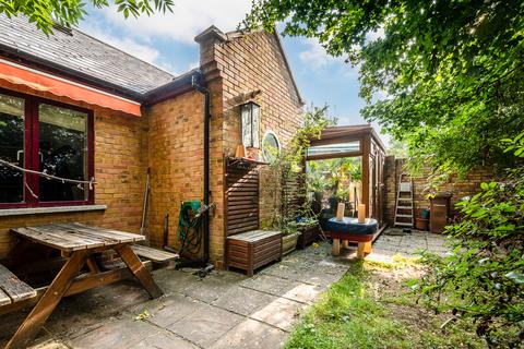 149c Brooke Road, London, E5 8AG