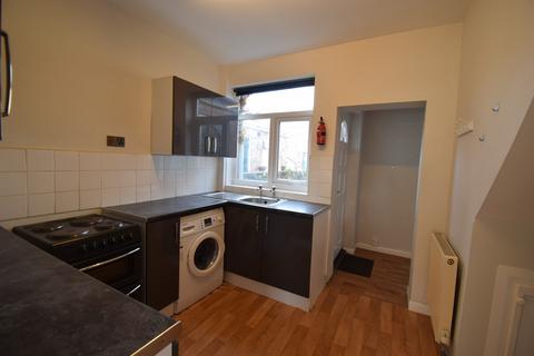 2 bedroom terraced house to rent, Bromley Street, York YO26