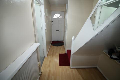 42 Cliff Walk, London, E16 4HN