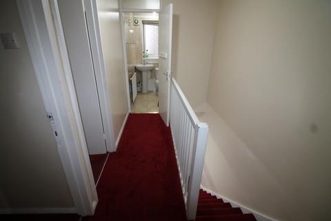 42 Cliff Walk, London, E16 4HN