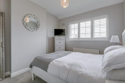 35 Croft Down Road, Solihull, B92 9BD