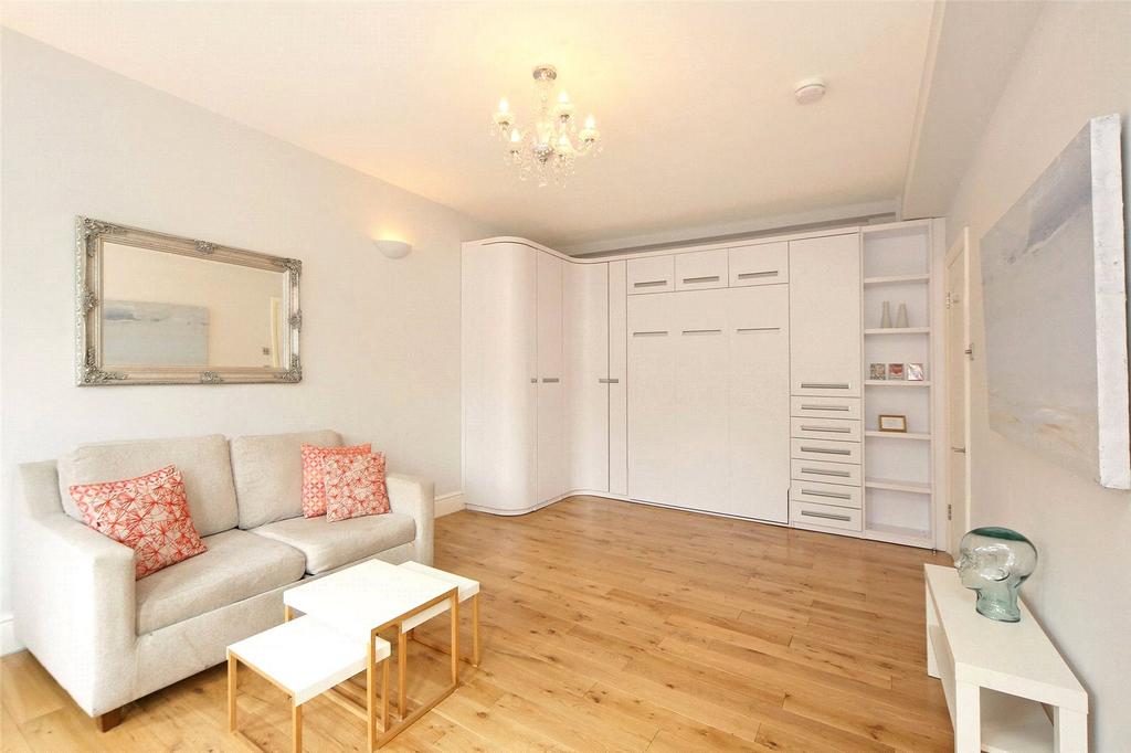 Living &amp; Bedroom