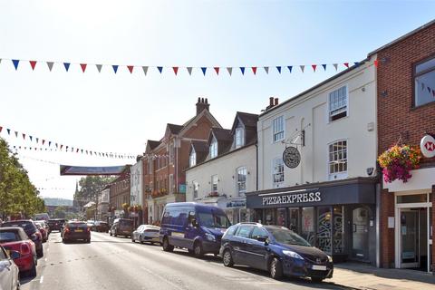 2 bedroom apartment to rent, High Street, Marlow, SL7
