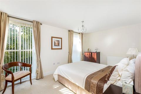 Flat 5, Morgans House Ham Common, Richmond, TW10 7JU