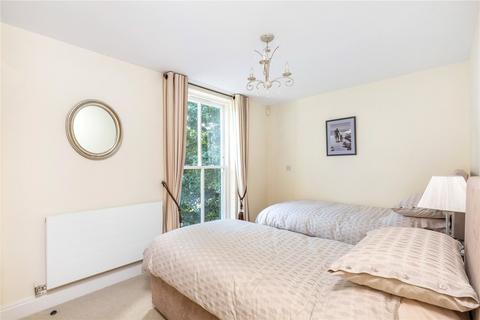 Flat 5, Morgans House Ham Common, Richmond, TW10 7JU
