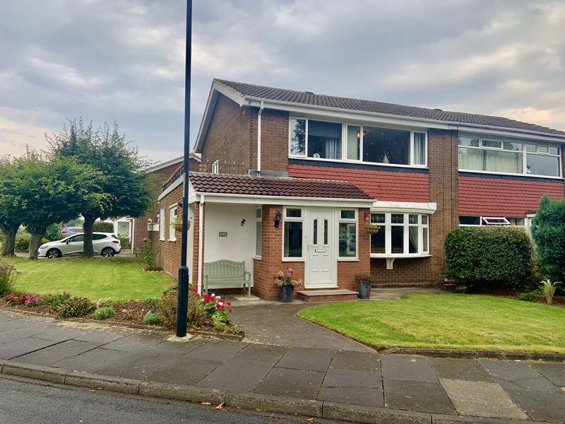 Drive, Battlehill 3 bed semidetached house £220,000