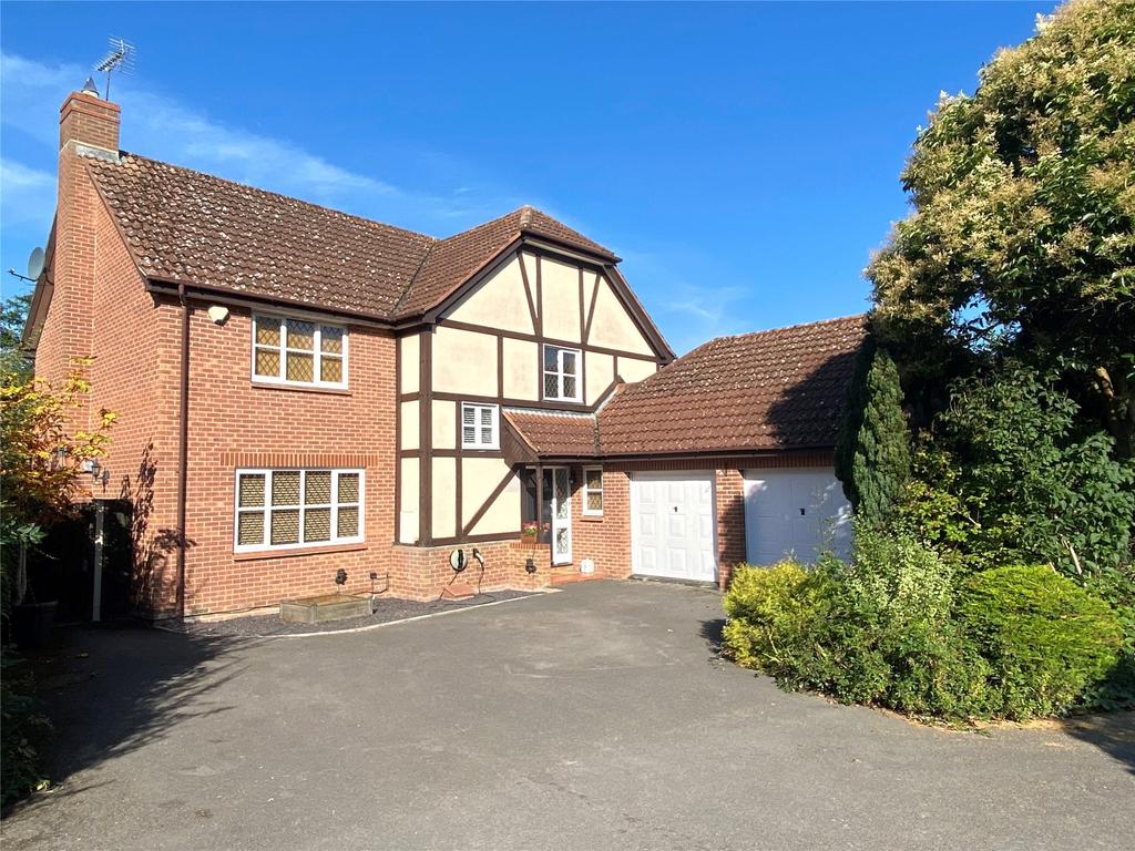Bedfordshire Down, Warfield, Berkshire, RG42 4 bed detached house £