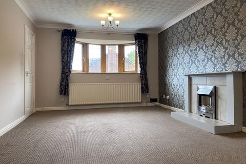 4 bedroom detached house to rent, Chestnut Road, Market Drayton